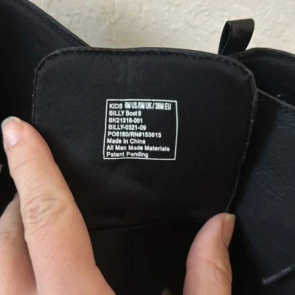 Boys Black Adaptive Boots- Size 6 - Picture 3 of 5